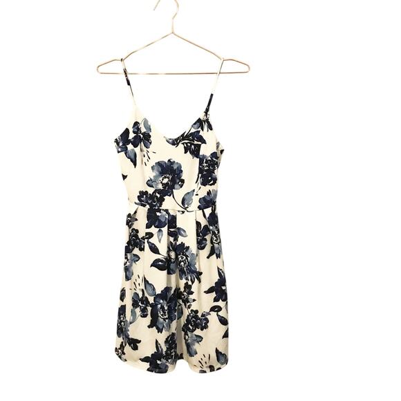 Monteau Los Angeles Floral Dress - Size Small - NWT - Picture 1 of 7